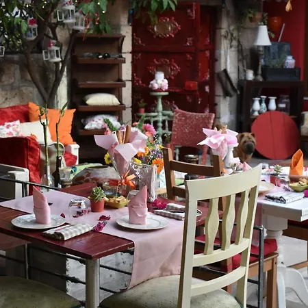 Nensie's Boutique מלון אנטליה